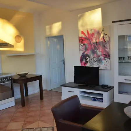 Apartment Am Schlosspark - App Foerde *