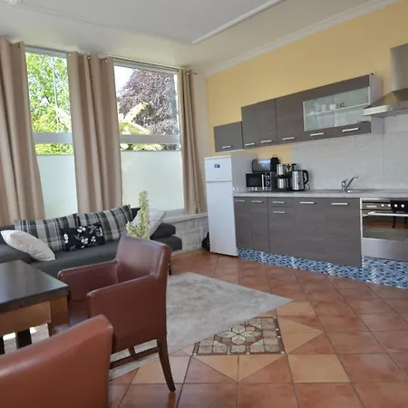 Apartment Am Schlosspark - App Foerde